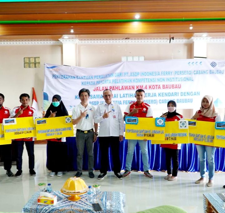 PT ASDP Indonesia Ferry Beri Bantuan Modal Usaha 175 Juta Rupiah kepada Alumni Pelatihan MTU BPVP Kendari di Kabupaten Buton Selatan