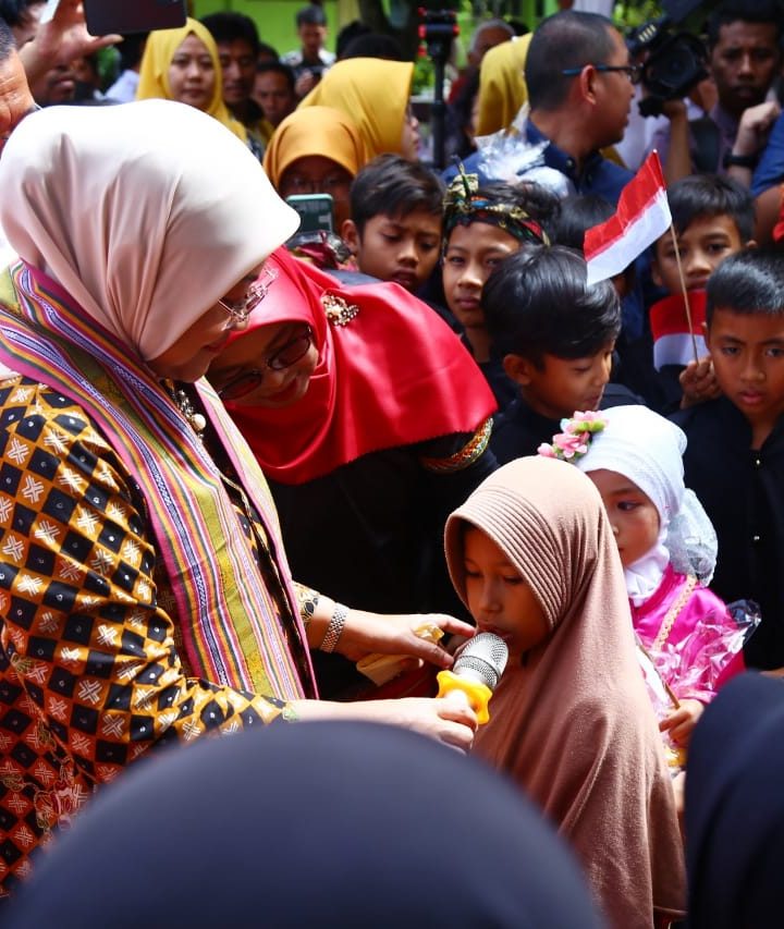 Menteri Ketenagakerjaan Ida Fauziyah, Tinjau Pelaksanaan Program Desa Migran Produktif  di Desa Anjani,Suralaga,  Lombok Timur,  NTB