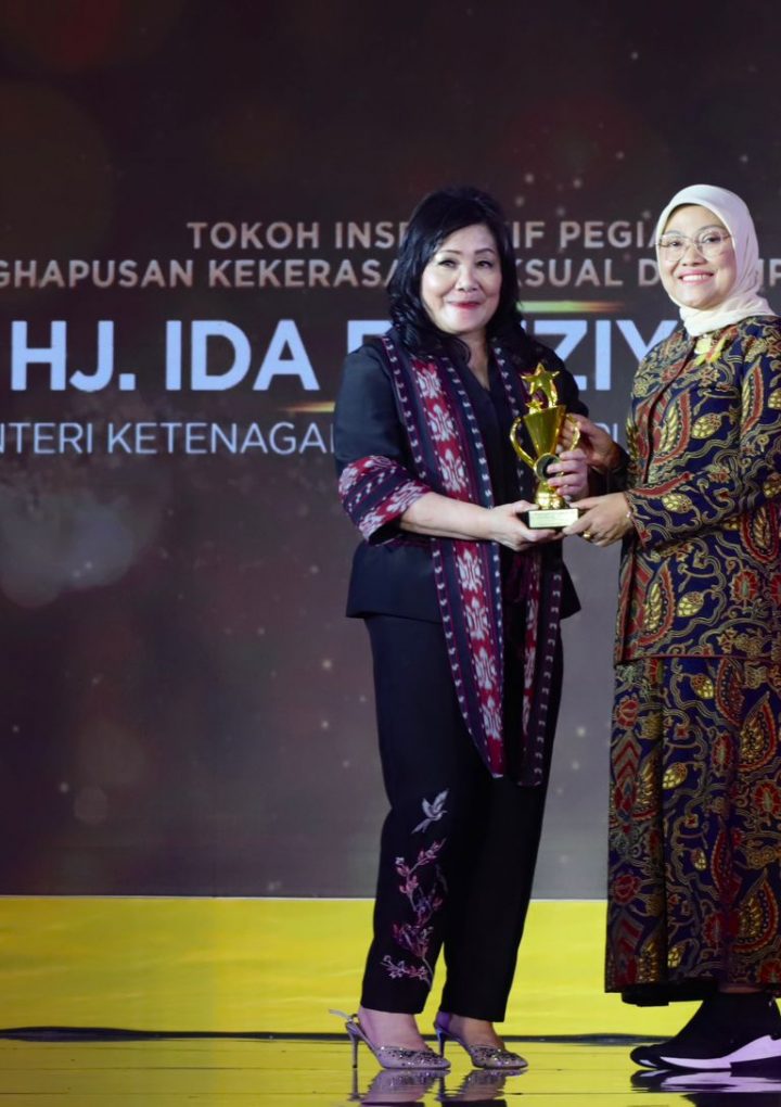 Menaker Raih Anugerah Perempuan Hebat Indonesia 2023, Kategori Pegiat Penghapusan Kekerasan di Tempat Kerja